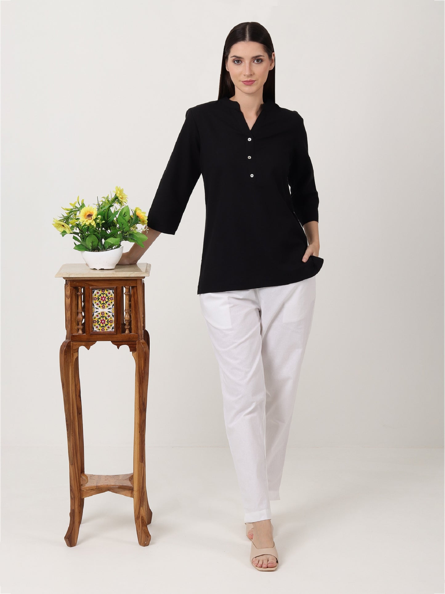 Saadho Short Kurta - Black